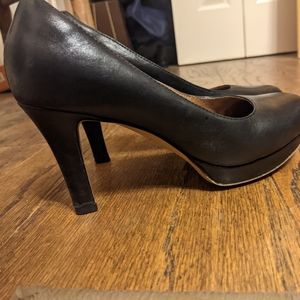 Clark's Black Leather Pumps Size 6